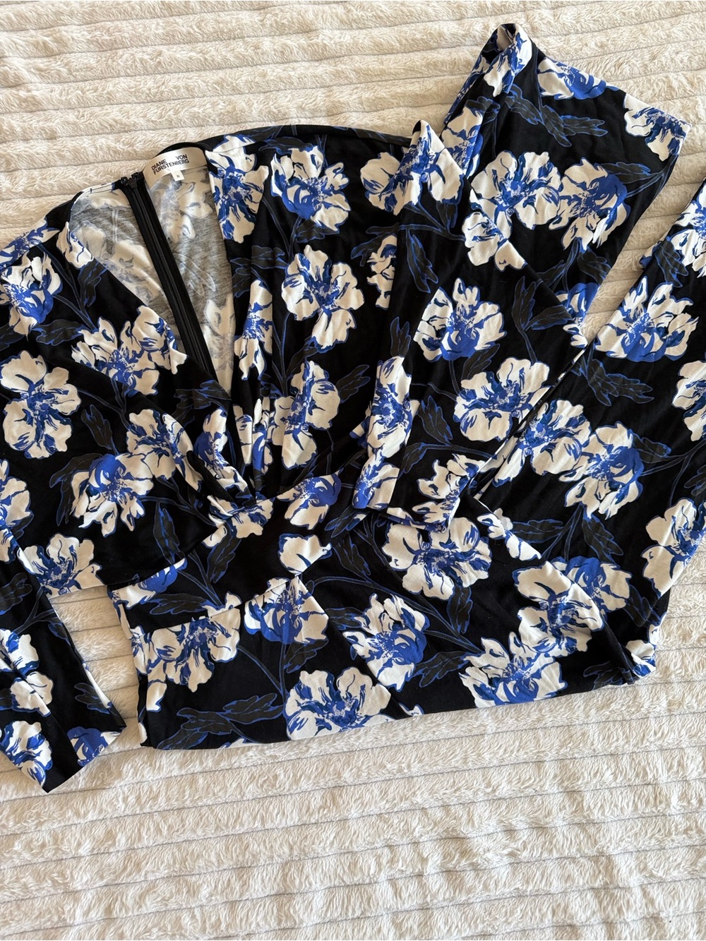 Diane Von Furstenberg Black, Blue & White Floral Jumpsuit 🪻🪻🪻